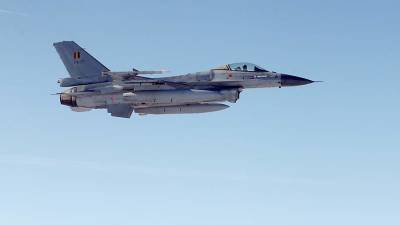 Бельгийский истребитель F-16 врезался в здание на авиабазе ВВС Нидерландов - iz.ru - Бельгия - Израиль - Болгария - Голландия - Нигерия - Twitter