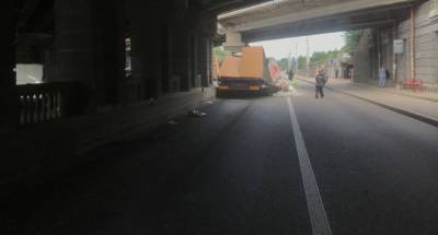 Ford Focus - ДТП в Киеве: под Берестейским мостом перевернулась фура со стройматериалами, есть пострадавшие - prm.ua - Украина - Киев