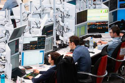 Названы сферы с самым большим ростом зарплат в России - lenta.ru - Россия