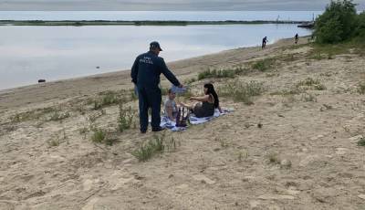 В Салехарде открыли зону отдыха у воды, но запретили там купаться - znak.com - Салехард - окр. Янао