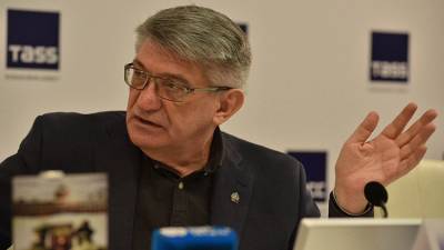 Константин Богомолов - Рената Литвинова - Александр Сокуров - "Чехов бы улыбнулся": режиссер Сокуров оценил выбор трансгендера на роль Раневской - inforeactor.ru - Россия