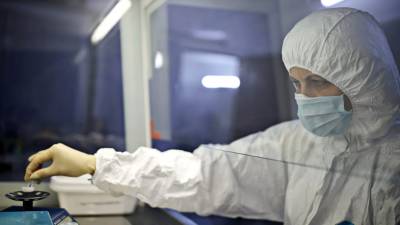 Владимир Путин - Дмитрий Песков - Анна Попова - Песков заявил, что вспышка COVID-19 диктует необходимость жёстких мер - russian.rt.com - Москва - Россия