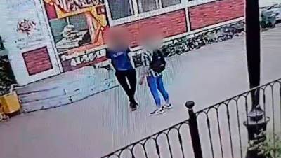 Появилось видео нападения школьницы с ножом на 14-летнего подростка в Братске - gazeta.ru - Братск
