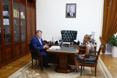 Владимир Путин - Игорь Бабушкин - Игорь Бабушкин лично встретился с астраханкой, обратившейся на прямую линию с президентом России - astrakhanfm.ru - Россия - Астраханская обл.