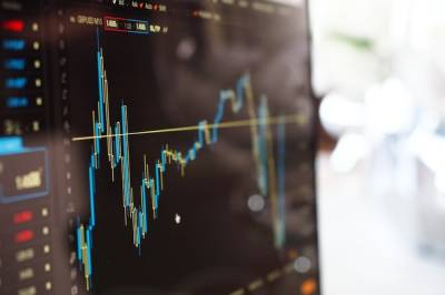 Аналитики объяснили, что сдерживает рост рубля - infox.ru
