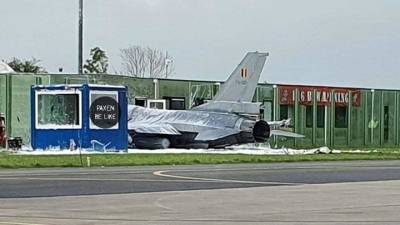 Бельгийский F-16 врезался в здание на авиабазе в Нидерландах - vesti.ru - Бельгия - Голландия
