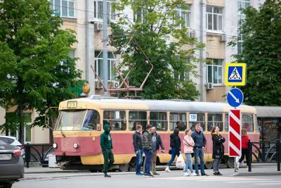 В Екатеринбурге резко изменили нумерацию автобусов. Конечно, горожане запутались - znak.com - Екатеринбург