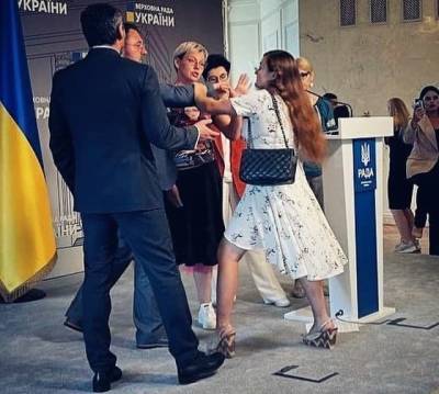 Никита Потураев - Сожрите друг друга: Потураева в Раде «правосечка» отоварила... - politnavigator.net - Украина
