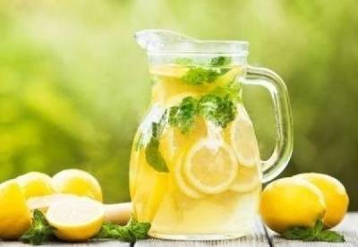 Гастроэнтеролог развенчал мифы о пользе воды с лимоном - facenews.ua - Украина - Нью-Йорк