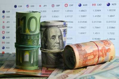 Рубль прибавляет к доллару и евро на нефтяных рекордах - smartmoney.one - Москва