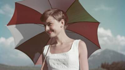 Мэри Поппинс - Не любите носить с собой зонт? Эти 10 моделей вас переубедят (и укроют от летних дождей) - skuke.net - Россия