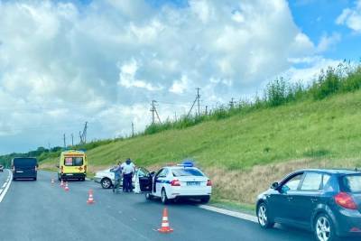 В лобовом столкновении на трассе под Тулой пострадали водители легковушек - tula.mk.ru - Тула - Тульская обл.