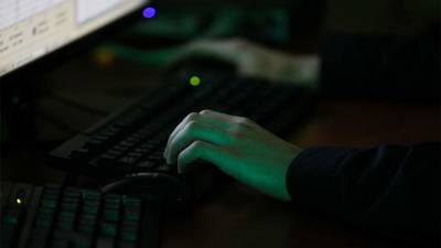 Спецслужбы США и Великобритании обвинили ГРУ в кибератаках - iz.ru - Россия - США - Англия - Израиль