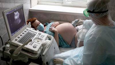 Беременные заражаются коронавирусом в три раза чаще - iz.ru - Россия - Израиль - Кемерово - Чита