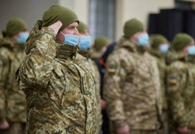Денис Шмыгаль - Кабмин анонсировал повышение пенсий военным: кто и какую доплату получит - facenews.ua - Украина