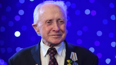 Владимир Путин - Василий Пронин - Мошенники снова пытались обмануть ветерана, сидевшего возле Путина на Параде Победы - gazeta.ru - Россия