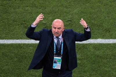 Станислав Черчесов - Черчесов объяснил желание дать пресс-конференцию после Евро - lenta.ru - Россия