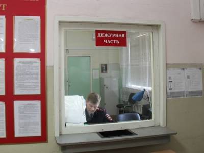 В Туле полицейского уволили за рассылку нюдсов 13-летней школьницы, отказавшей его другу в сексе - rosbalt.ru - Россия - Тула - Тульская обл.
