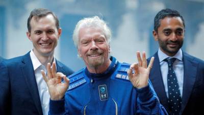 Джефф Безоса - Ричард Брэнсон - Insider: «личная космическая гонка» — миллиардер Ричард Брэнсон намерен опередить Безоса в суборбитальном полёте - obzor.lt - Англия