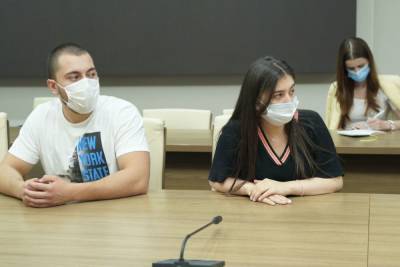 Сергей Меняйло - Работающим с COVID-19 cтудентам медколледжа в Осетии дадут места в вузе - kavkaz.mk.ru - респ. Алания - Владикавказ