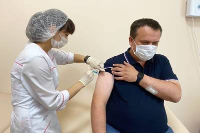 Андрей Никитин - Губернатор Новгородской области Андрей Никитин сделал четвертую прививку от COVID-19 - mk.ru - Новгородская обл. - Великий Новгород