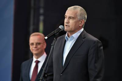 Сергей Аксенов - Наталья Пеньковская - В Крыму задумались об ослаблении коронавирусных ограничений - lenta.ru - Крым