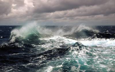 Фотограф запечатлел во время шторма "лицо" Нептуна - vchaspik.ua - Китай - Украина - Англия - Twitter