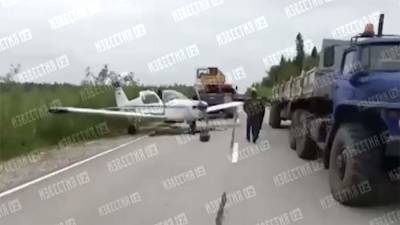 В Коми Легкомоторный самолет экстренно сел на проезжую часть - iz.ru - Израиль - респ. Коми - Печора