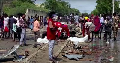 Террорист-смертник атаковал полицейский конвой в Могадишо, 8 человек погибли (видео) - focus.ua - Украина - Сомали - Могадишо