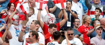 Каспер Шмейхель - УЕФА оштрафовал Ассоциацию футбола Англии на €30 000 за поведение болельщиков на игре с Данией - w-n.com.ua - Англия - Дания