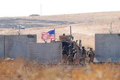Американские военные попали под обстрел в Сирии - lenta.ru - США - Сирия - Сана - Ирак