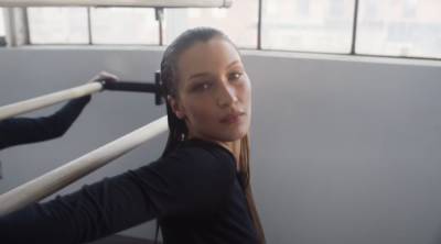 Белла Хадид - Jean Paul Gaultier - Самая красивая женщина в мире Хадид эффектно прошлась по красной дорожке в белом платье: "Горячее солнца" - politeka.net - Украина