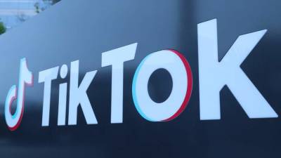 TikTok автоматически начнет удалять запрещенный контент - iz.ru - США - Израиль - Канада