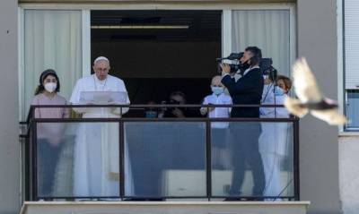 Франциск - Папа Римский впервые появился на публике после операции - capital.ua - Украина - Италия - Рим - Ватикан