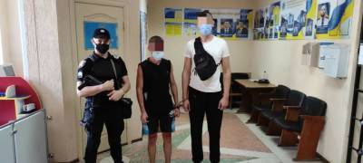 Выхватывал сумки и угрожал оружием: В Лисичанске задержали преступника - vchaspik.ua - Украина - Лисичанск