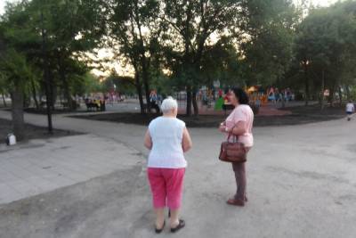 Объявления на входе открытого парка имени Гагарина в Комсомольском посёлке сообщают, что он закрыт - saratov.mk.ru - Саратов