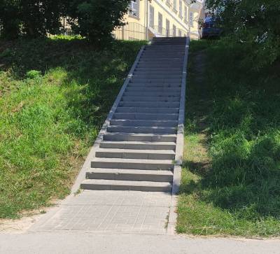 Активисты напомнили мэрии о необходимости установить перила на «опасной» лестнице в центре Рязани - 7info.ru - Рязань