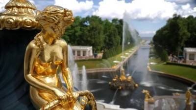 Музеи Петергофа закроют на час раньше из-за аномальной жары - piter.tv