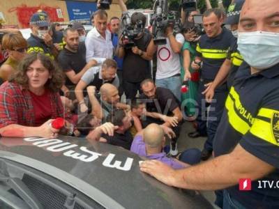 Лексо Лашкарава - Смерть журналиста в Грузии: в офис "Грузинской мечты" пришли митингующие, есть задержанные - unn.com.ua - Украина - Киев - Грузия - Тбилиси