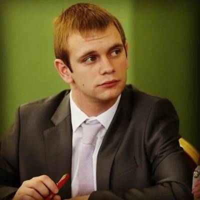 Вячеслав Володин - Николай Бондаренко - В Саратове избили главу предвыборного штаба Бондаренко - znak.com - Россия - Саратов
