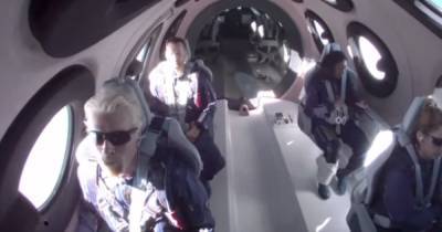 Джефф Безос - Ричард Брэнсон - Ракетоплан с Ричардом Брэнсоном успешно приземлился после полета в космос (видео) - focus.ua - Украина - штат Нью-Мексико