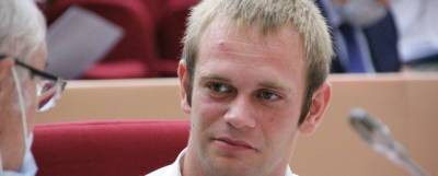 Николай Бондаренко - Александр Анидалов - В Саратове неизвестные избили депутата-коммуниста - runews24.ru - Россия - Саратов
