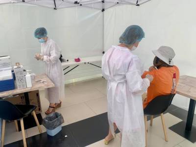 В Чернигове начали вакцинировать препаратом Pfizer всех желающих: люди едут из других областей - vchaspik.ua - Украина