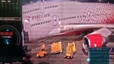 Появилось видео с моментом выпуска трапа на рейсе Москва–Анталья - iz.ru - Москва - Россия - Израиль