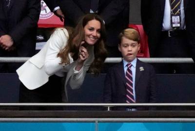 Борис Джонсон - принц Уильям - Кейт Миддлтон - Кэрри Саймондс - На финал Евро-2020 прибыли премьер Британии с женой, а также принц Уильям и Кейт Миддлтон с сыном - kp.ua - Украина - Англия - Италия - Лондон