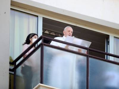 Франциск - Папа Римский впервые вышел на публику после операции - unn.com.ua - Украина - Киев - Рим - Reuters