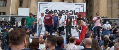 Ираклий Гарибашвили - Тысячи людей в Грузии требуют отставки правительства после смерти оператора - w-n.com.ua - Грузия - Тбилиси