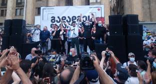 Ираклий Гарибашвили - Протестующие остались на улицах Тбилиси на ночь - kavkaz-uzel.eu - Грузия - Тбилиси