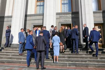 Владимир Зеленский - Планы Верховной Рады на 13-16 июля: Не приятный закон для "льготников", прощание с бумажными паспортами и исполнительная реформа - kp.ua - Украина