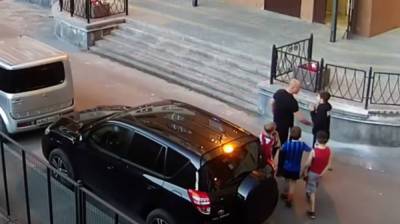 Воронежца накажут за избиение 8-летнего мальчика под камерами - vestivrn.ru - Россия - Воронеж